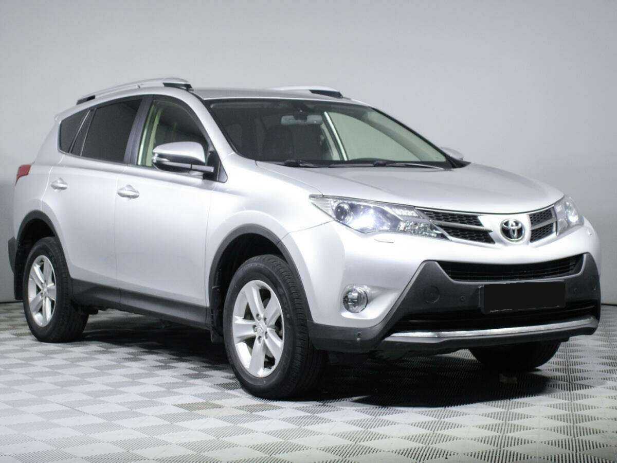 Toyota RAV4 с пробегом — 2014 год. Фото: #2