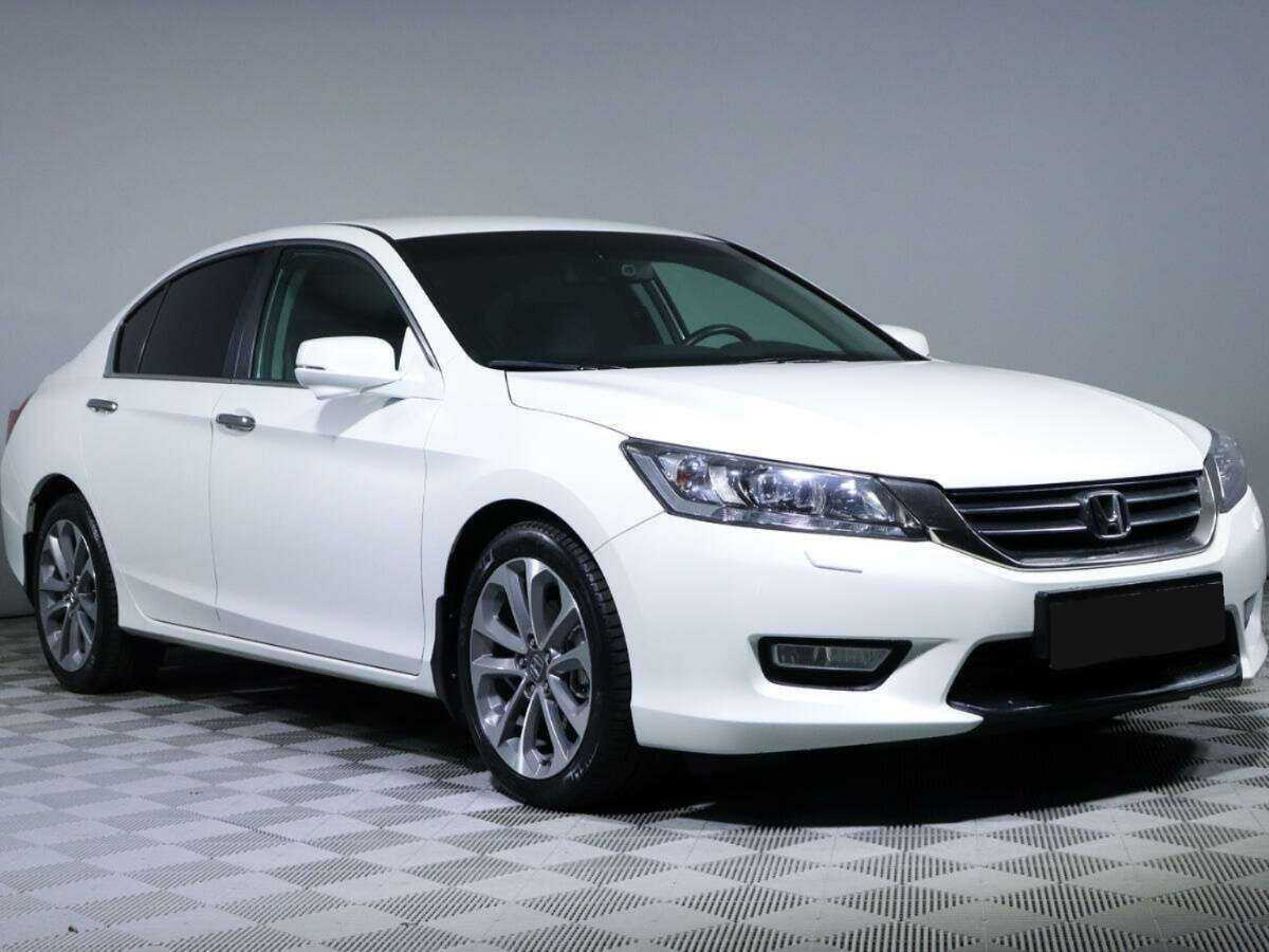 Honda Accord с пробегом — 2013 год. Фото: #2