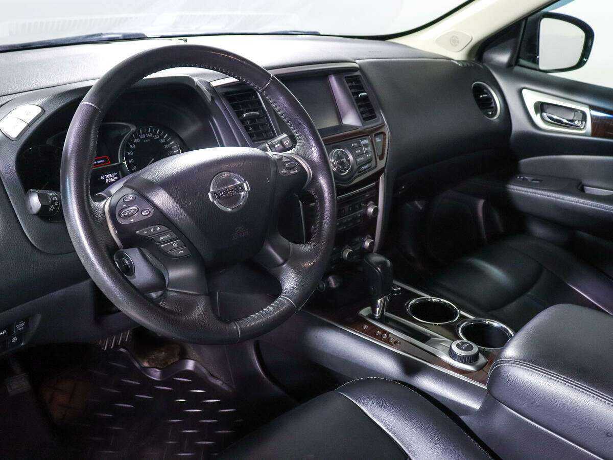 Nissan Pathfinder с пробегом — 2015 год. Фото: #11