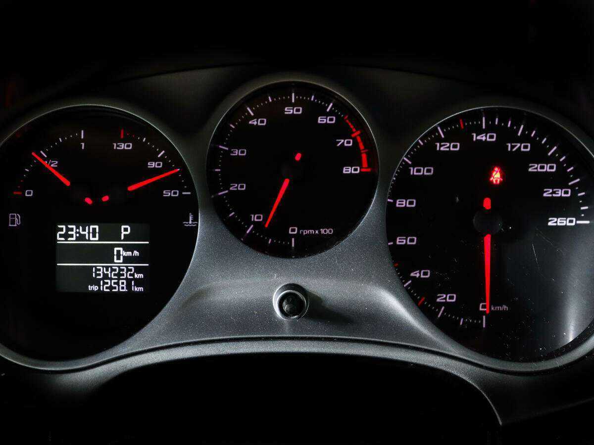 SEAT Leon с пробегом — 2012 год. Фото: #8