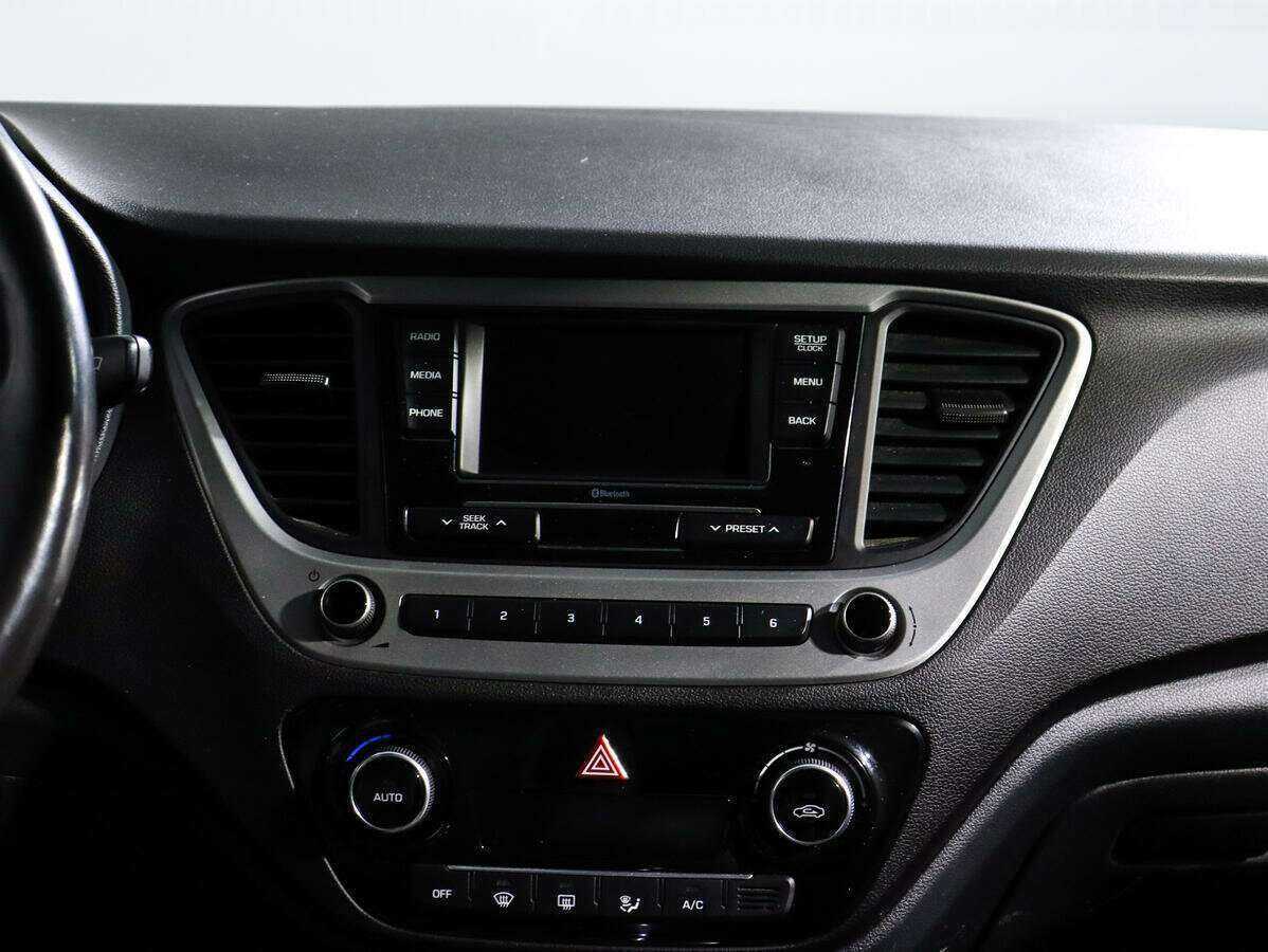 Hyundai Solaris с пробегом — 2017 год. Фото: #10