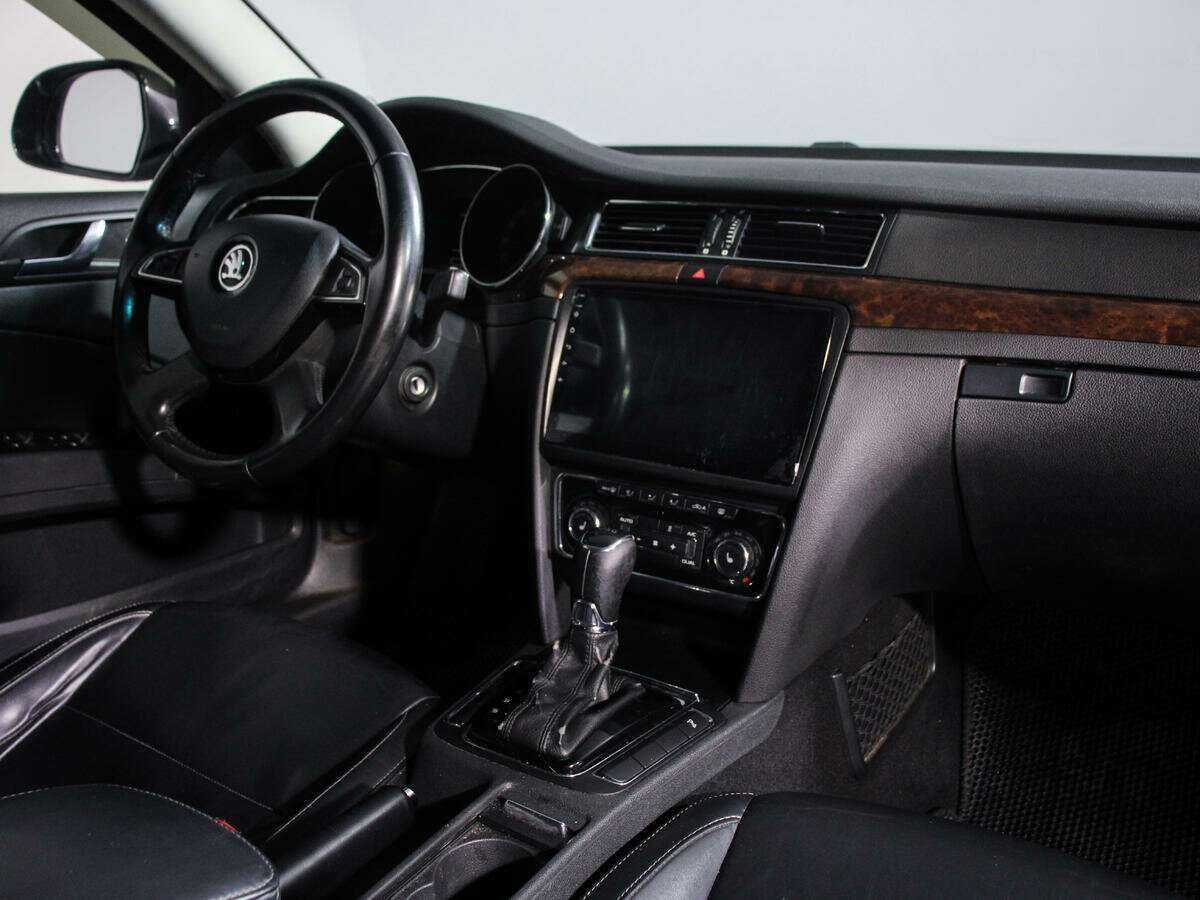 Skoda Superb с пробегом — 2014 год. Фото: #7