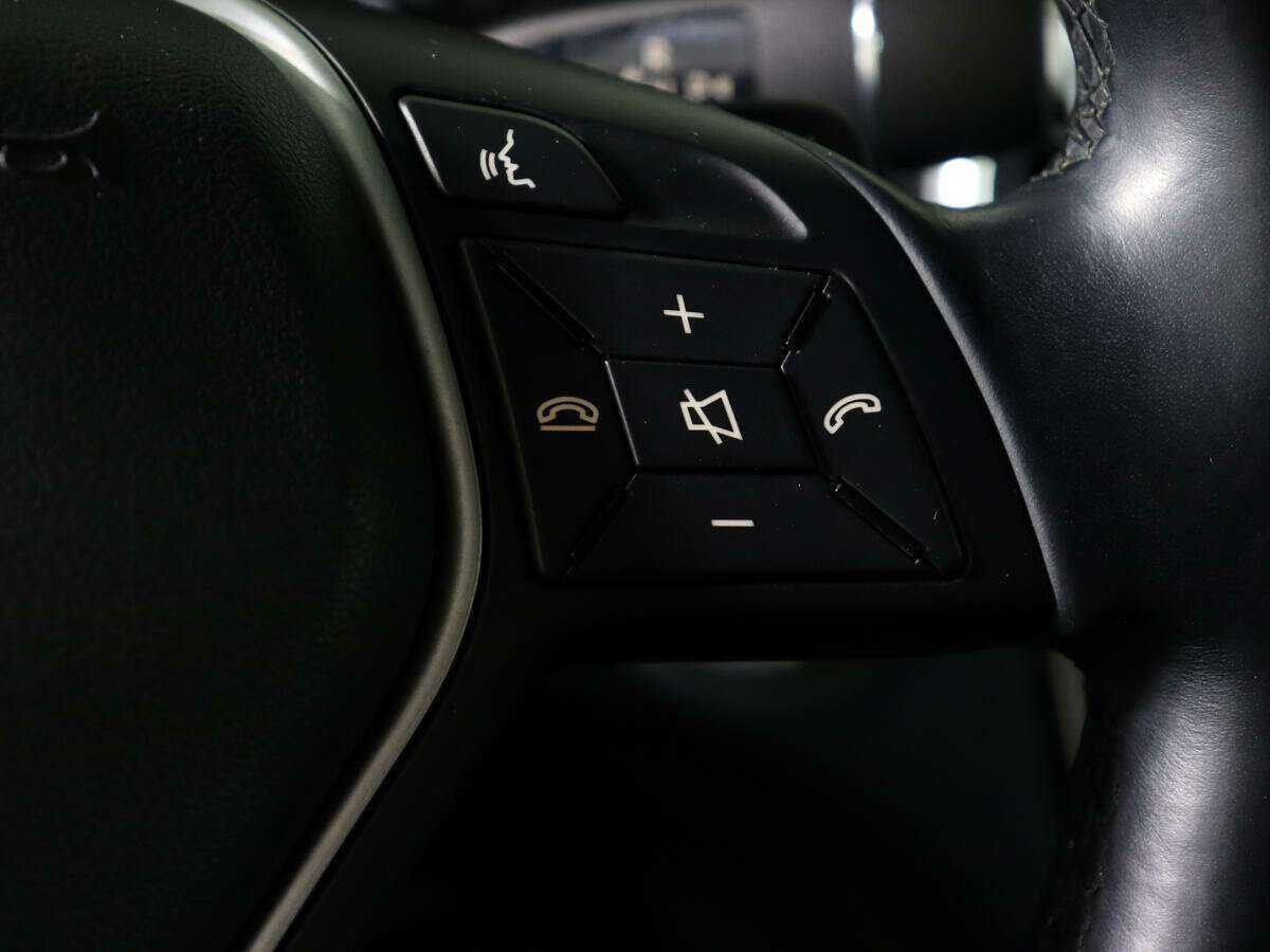 Mercedes-Benz A-Класс с пробегом — 2014 год. Фото: #15