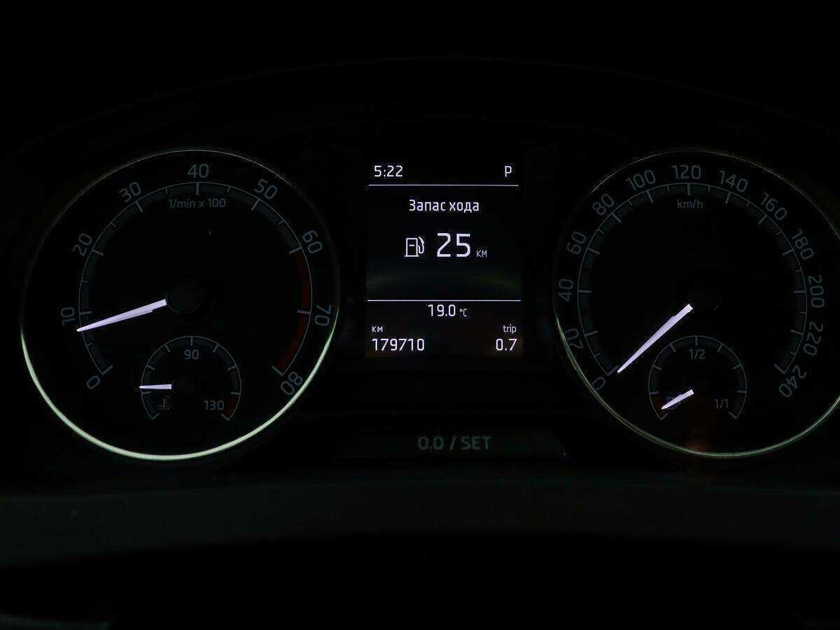 Skoda Rapid с пробегом — 2017 год. Фото: #8