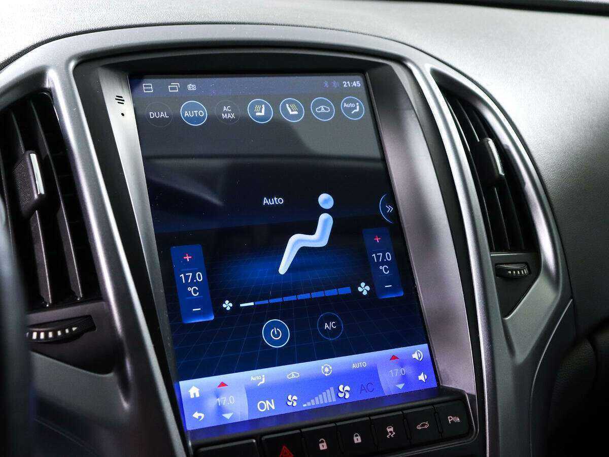 Opel Astra с пробегом — 2013 год. Фото: #17