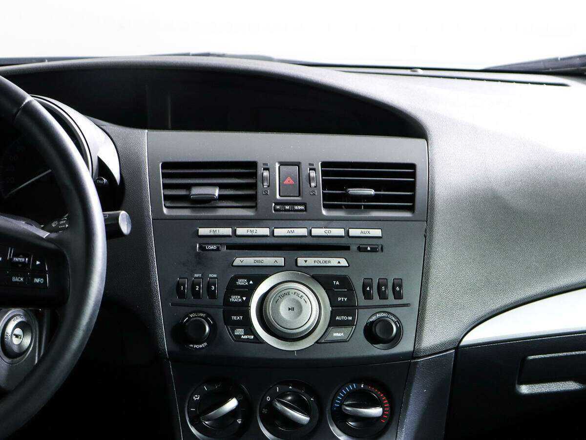 Mazda 3 с пробегом — 2012 год. Фото: #12