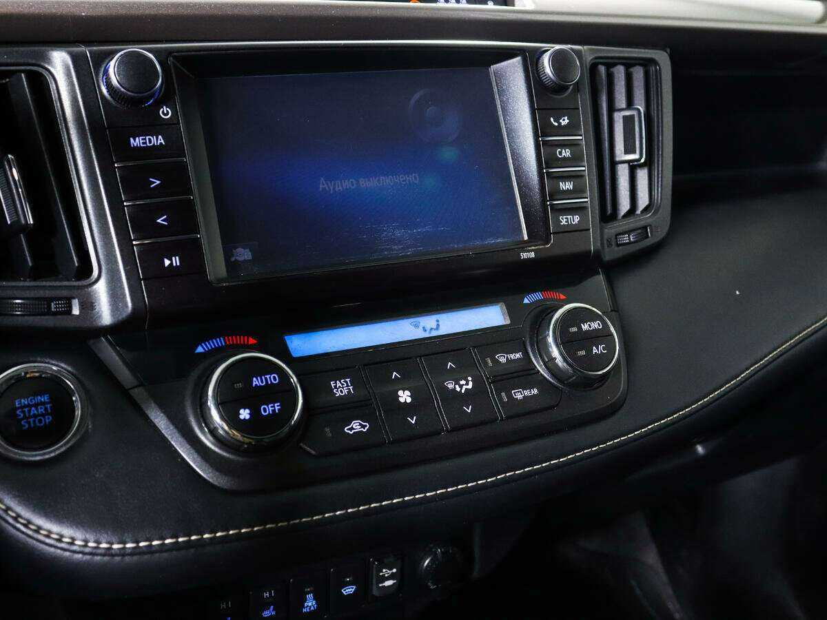 Toyota RAV4 с пробегом — 2017 год. Фото: #12
