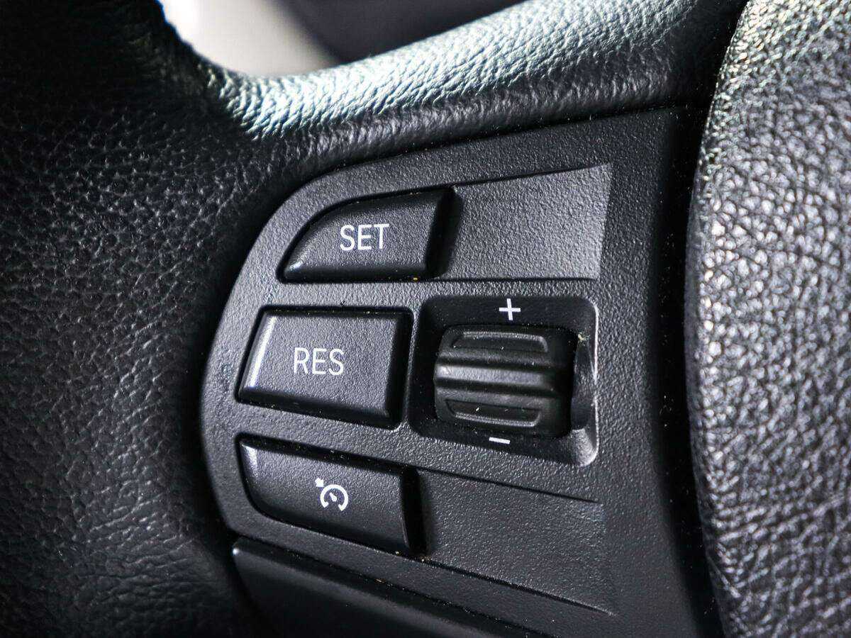 BMW 3 серии с пробегом — 2016 год. Фото: #13