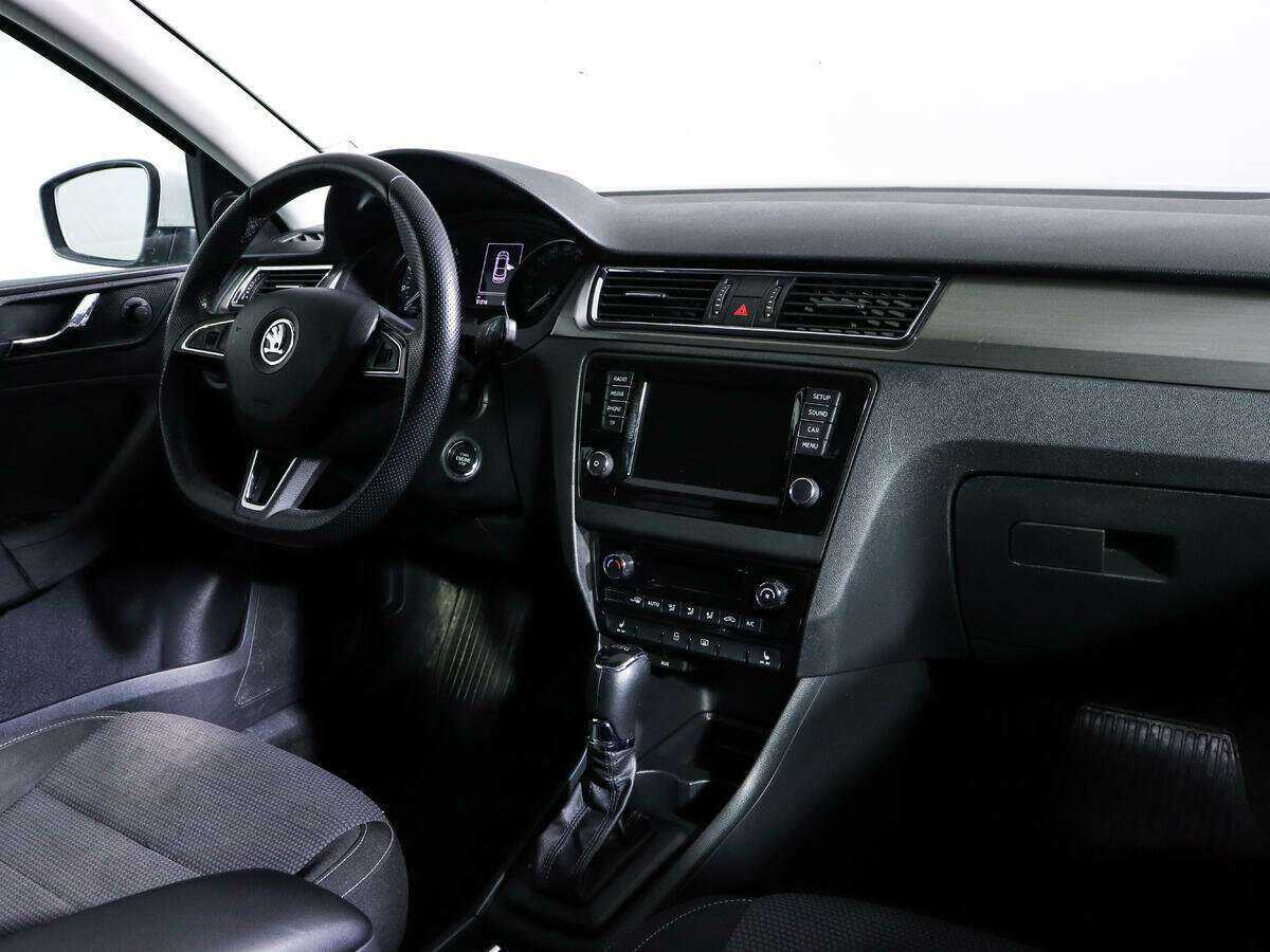 Skoda Rapid с пробегом — 2016 год. Фото: #6
