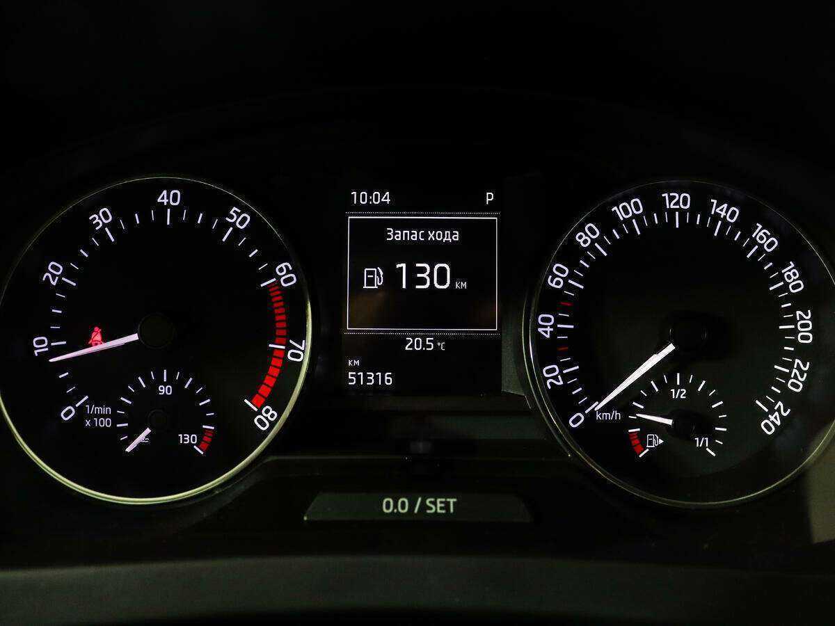 Skoda Rapid с пробегом — 2016 год. Фото: #8