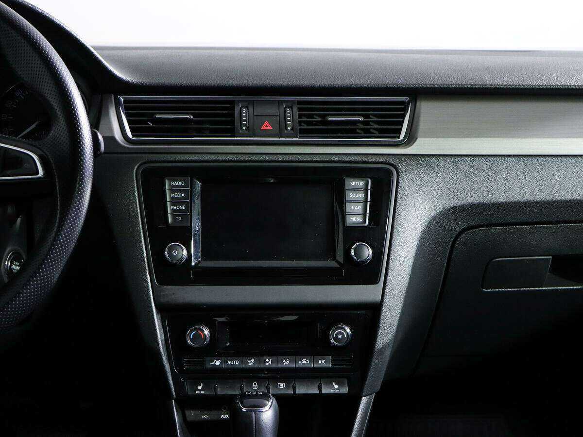 Skoda Rapid с пробегом — 2016 год. Фото: #10