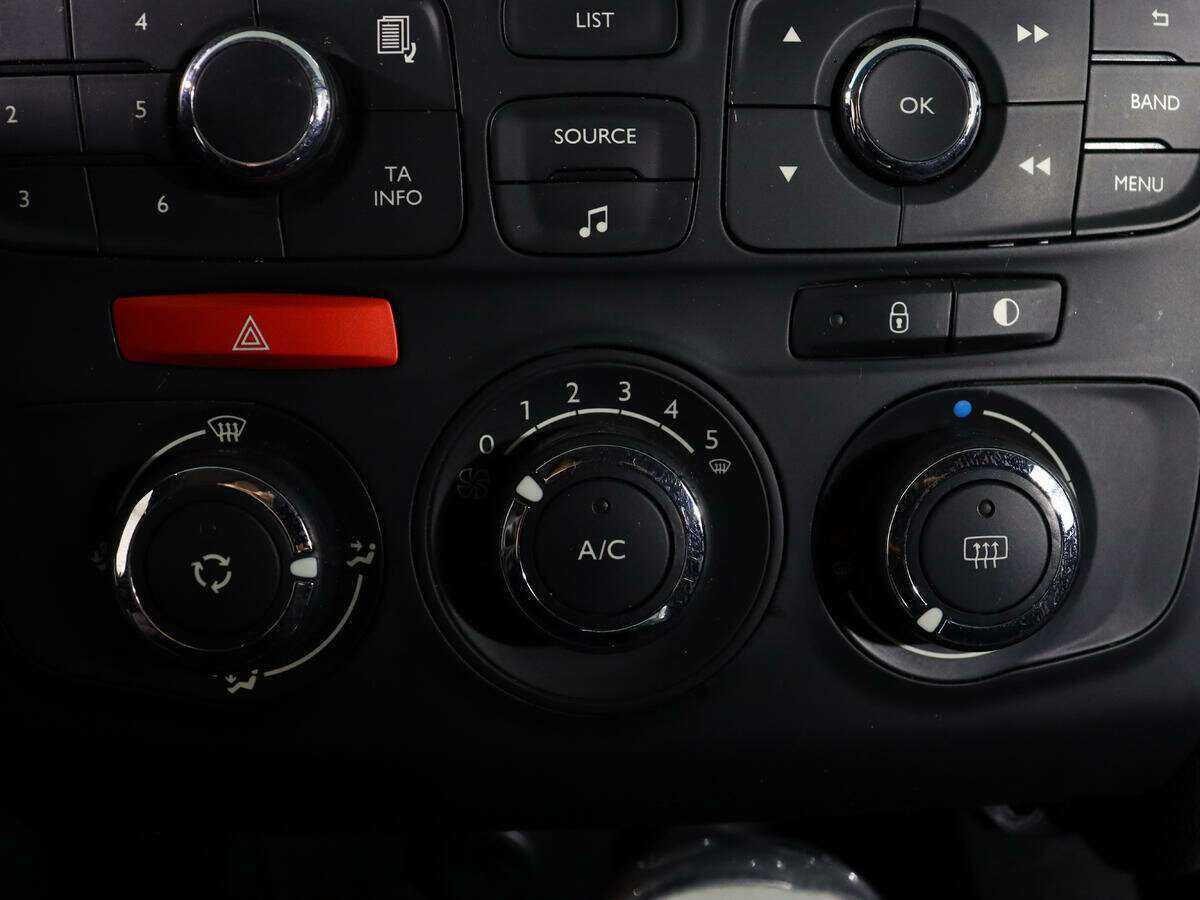 Citroen C4 с пробегом — 2013 год. Фото: #18