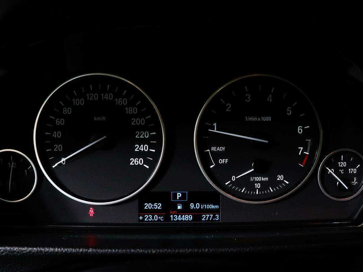 BMW 3 серии с пробегом — 2013 год. Фото: #7