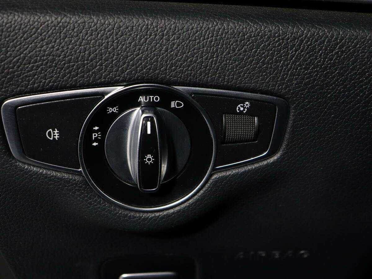 Mercedes-Benz E-Класс с пробегом — 2019 год. Фото: #16