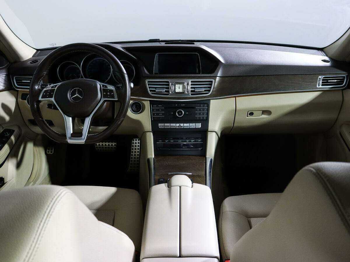 Mercedes-Benz E-Класс с пробегом — 2015 год. Фото: #9