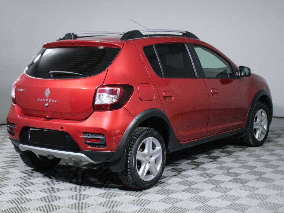 Renault Sandero с пробегом — 2015 год. Фото: #3