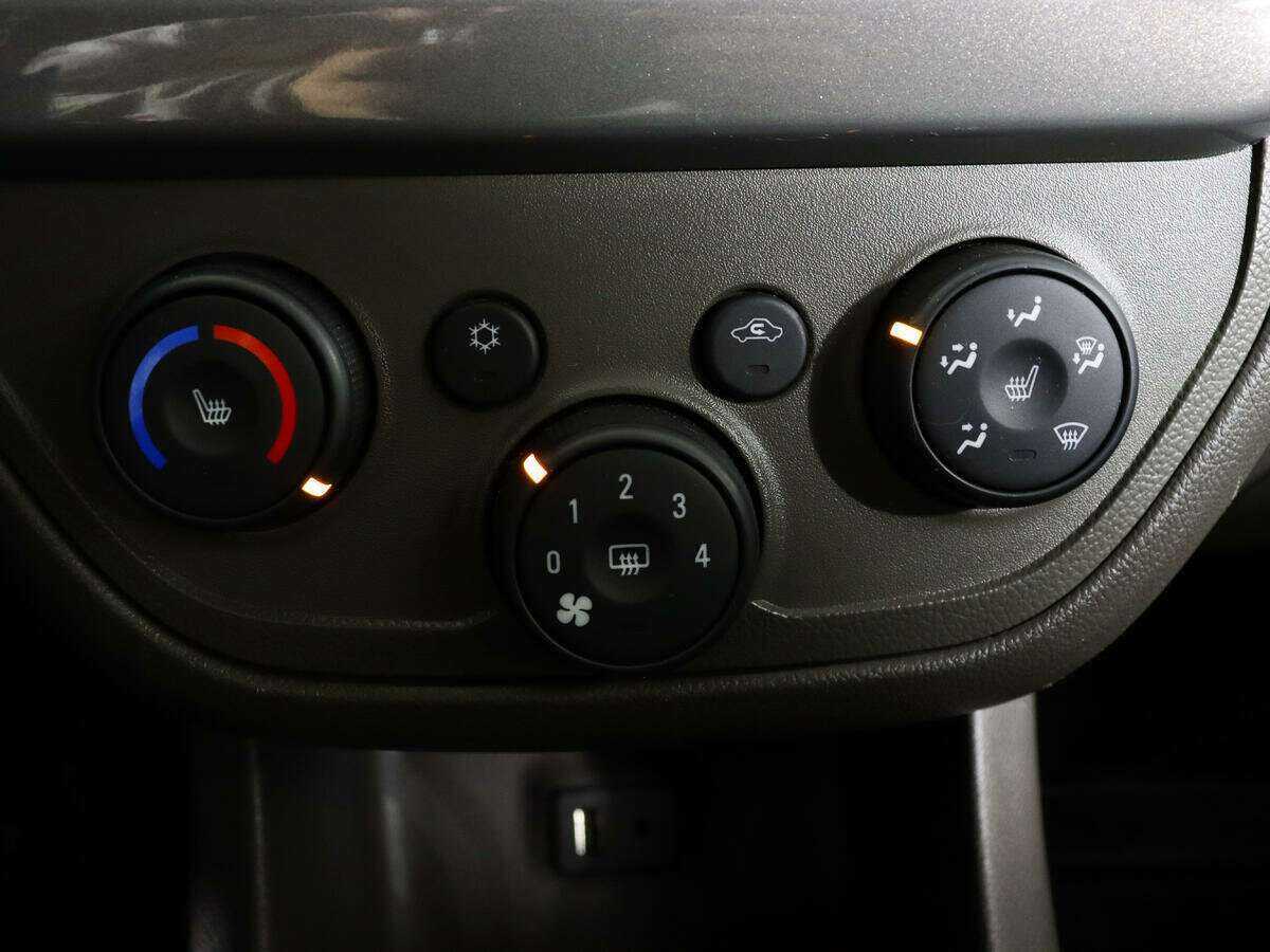 Chevrolet Cobalt с пробегом — 2020 год. Фото: #14