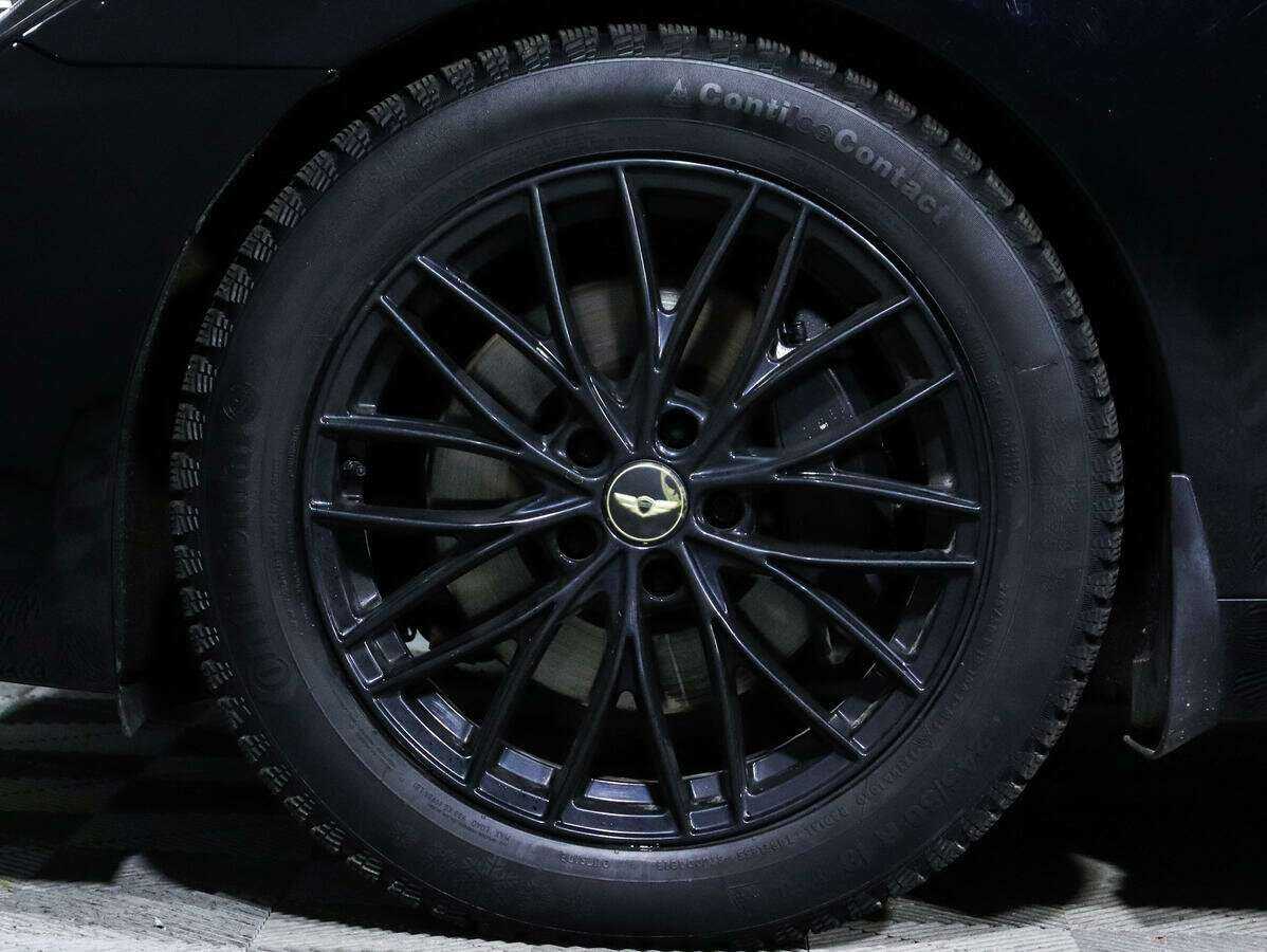 Hyundai Genesis с пробегом — 2014 год. Фото: #12