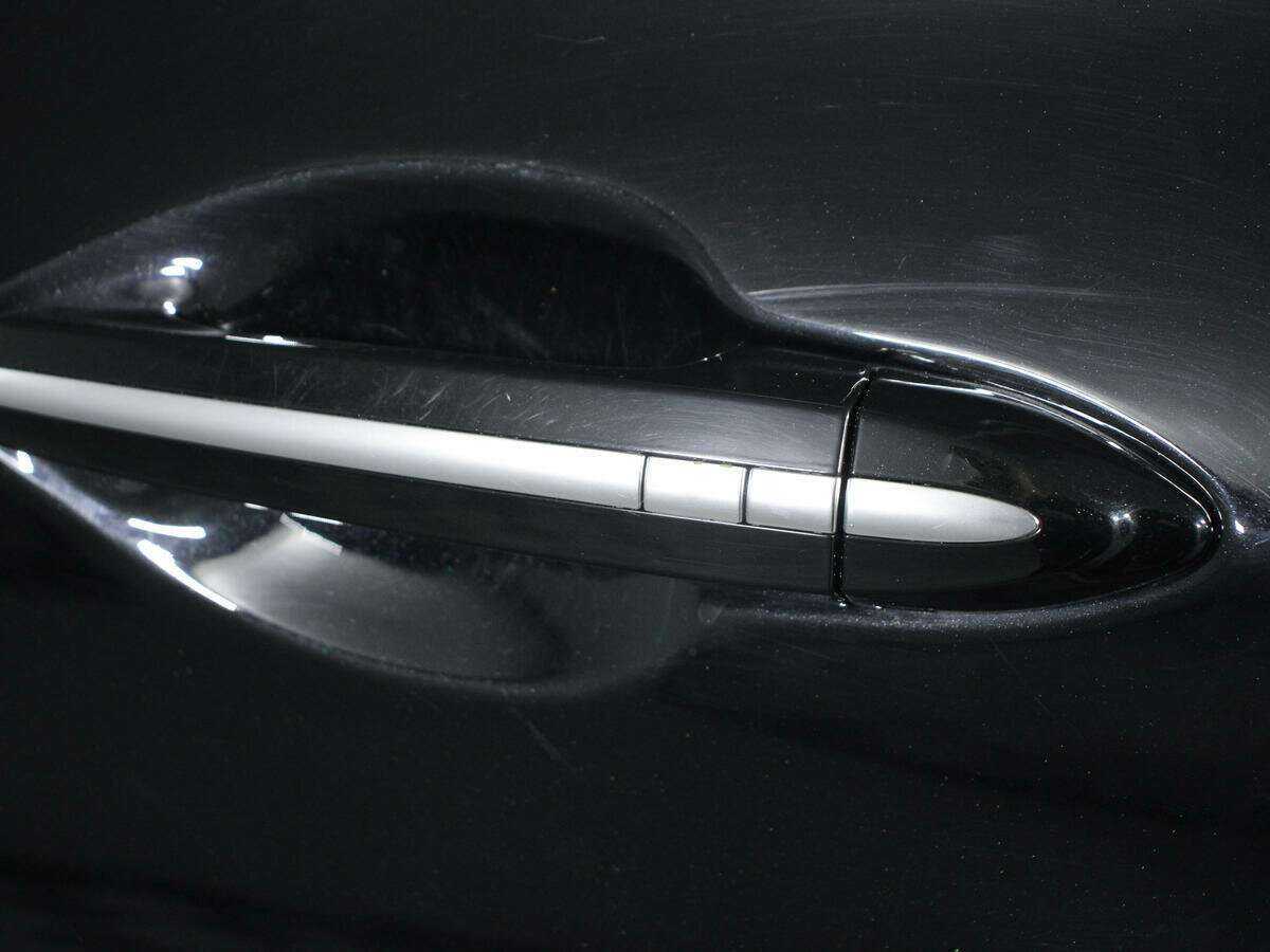 Hyundai Genesis с пробегом — 2014 год. Фото: #14