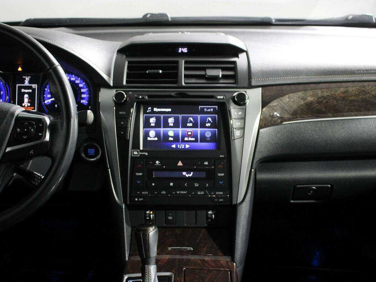 Toyota Camry с пробегом — 2018 год. Фото: #12