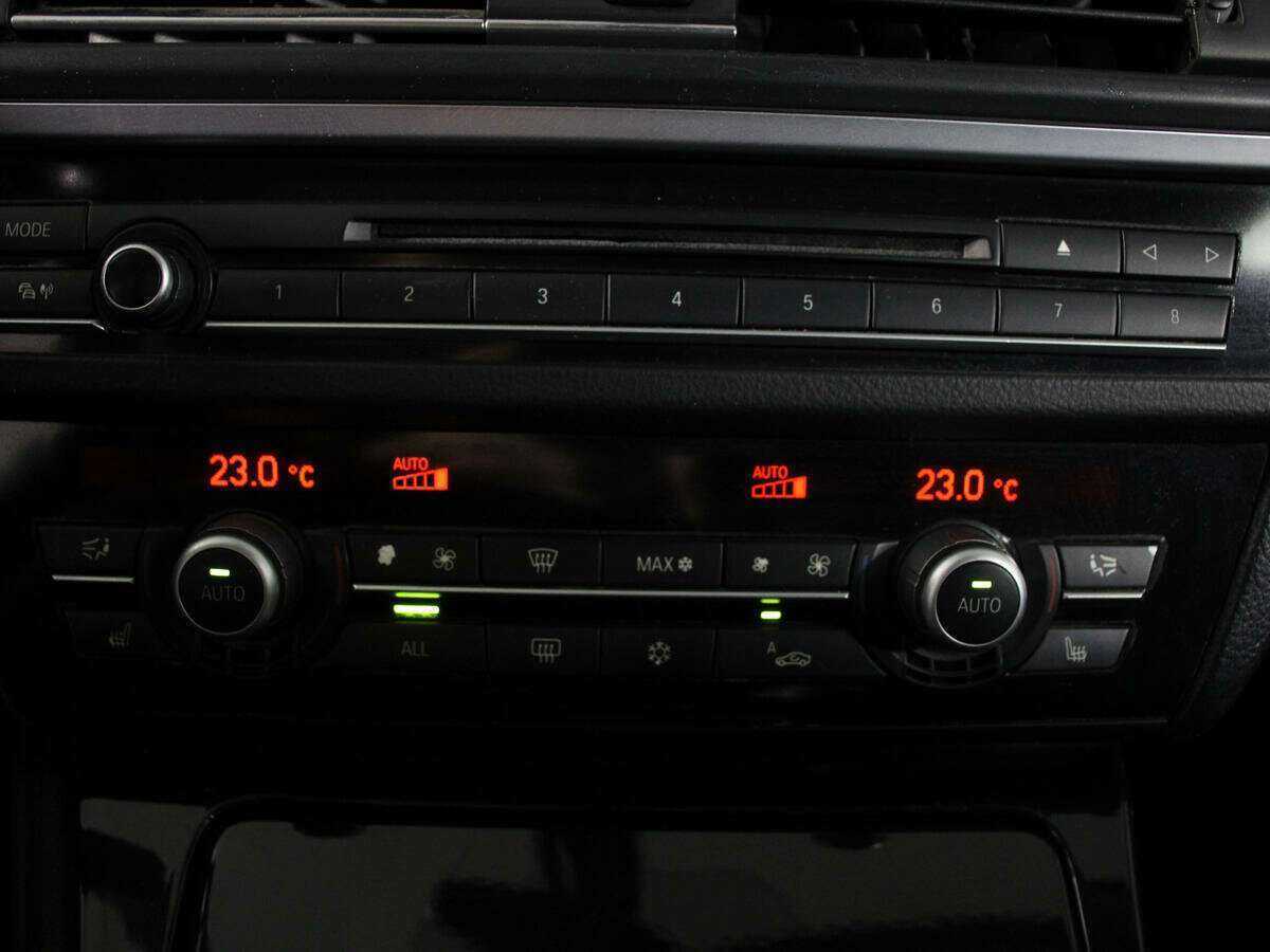 BMW 5 серии с пробегом — 2012 год. Фото: #19