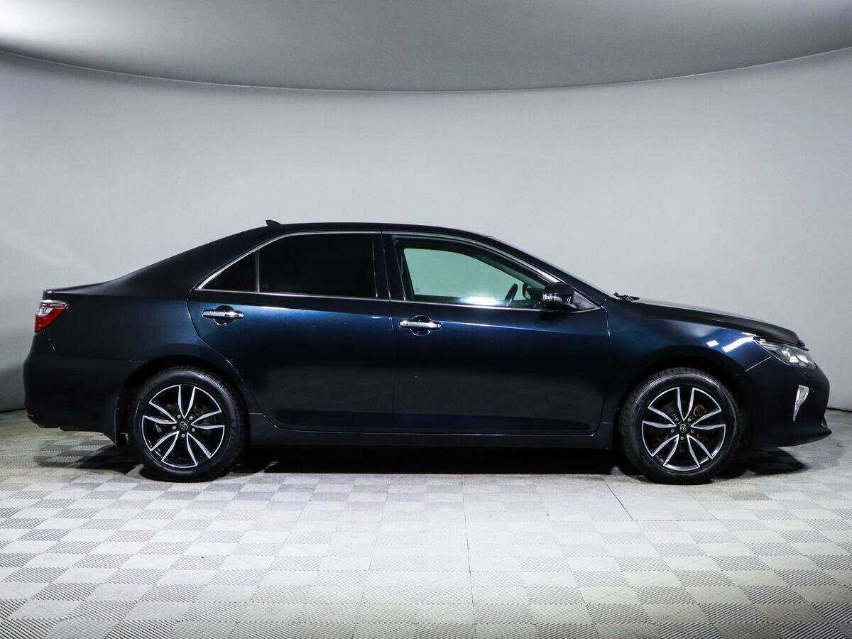 Toyota Camry с пробегом — 2017 год. Фото: #3