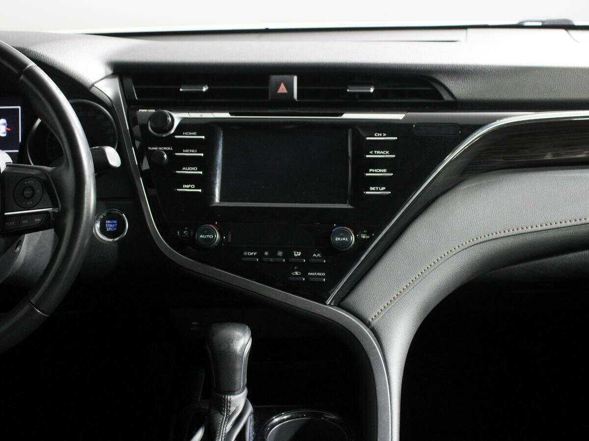 Toyota Camry с пробегом — 2020 год. Фото: #12