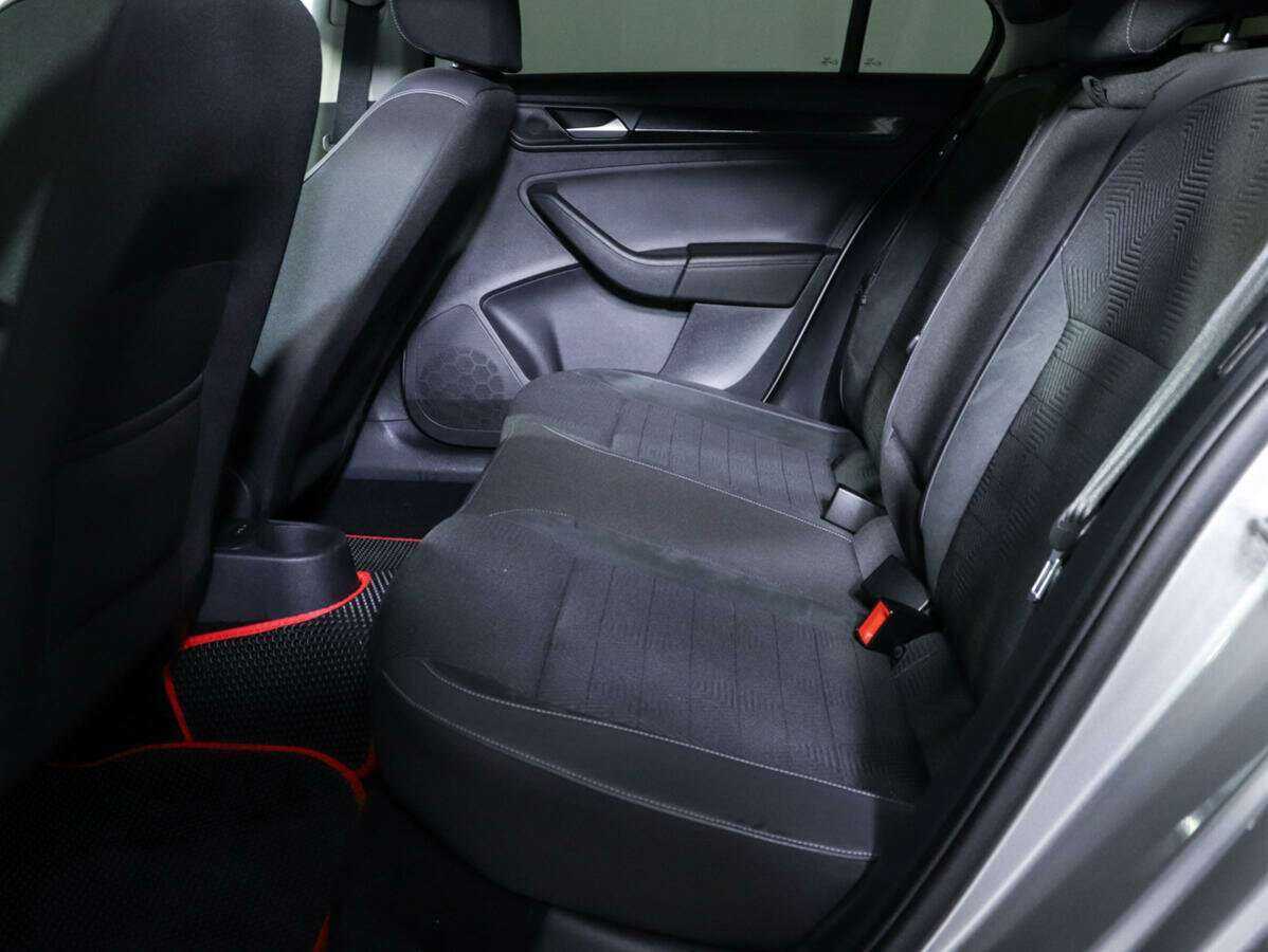 Volkswagen Polo с пробегом — 2020 год. Фото: #7