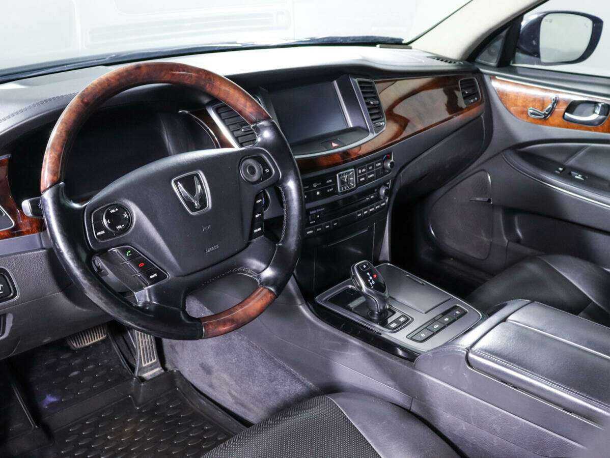 Hyundai Equus с пробегом — 2014 год. Фото: #11