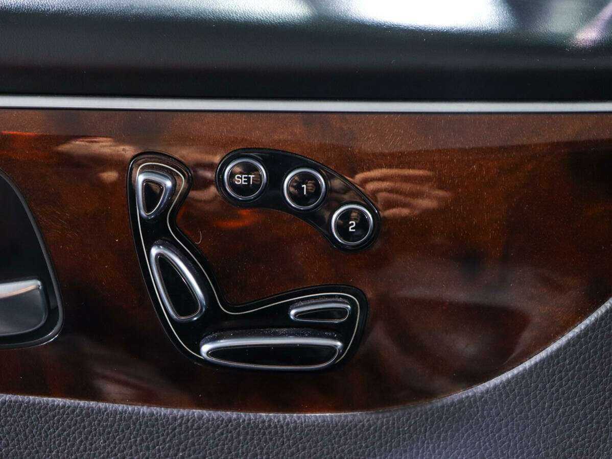 Hyundai Equus с пробегом — 2014 год. Фото: #16