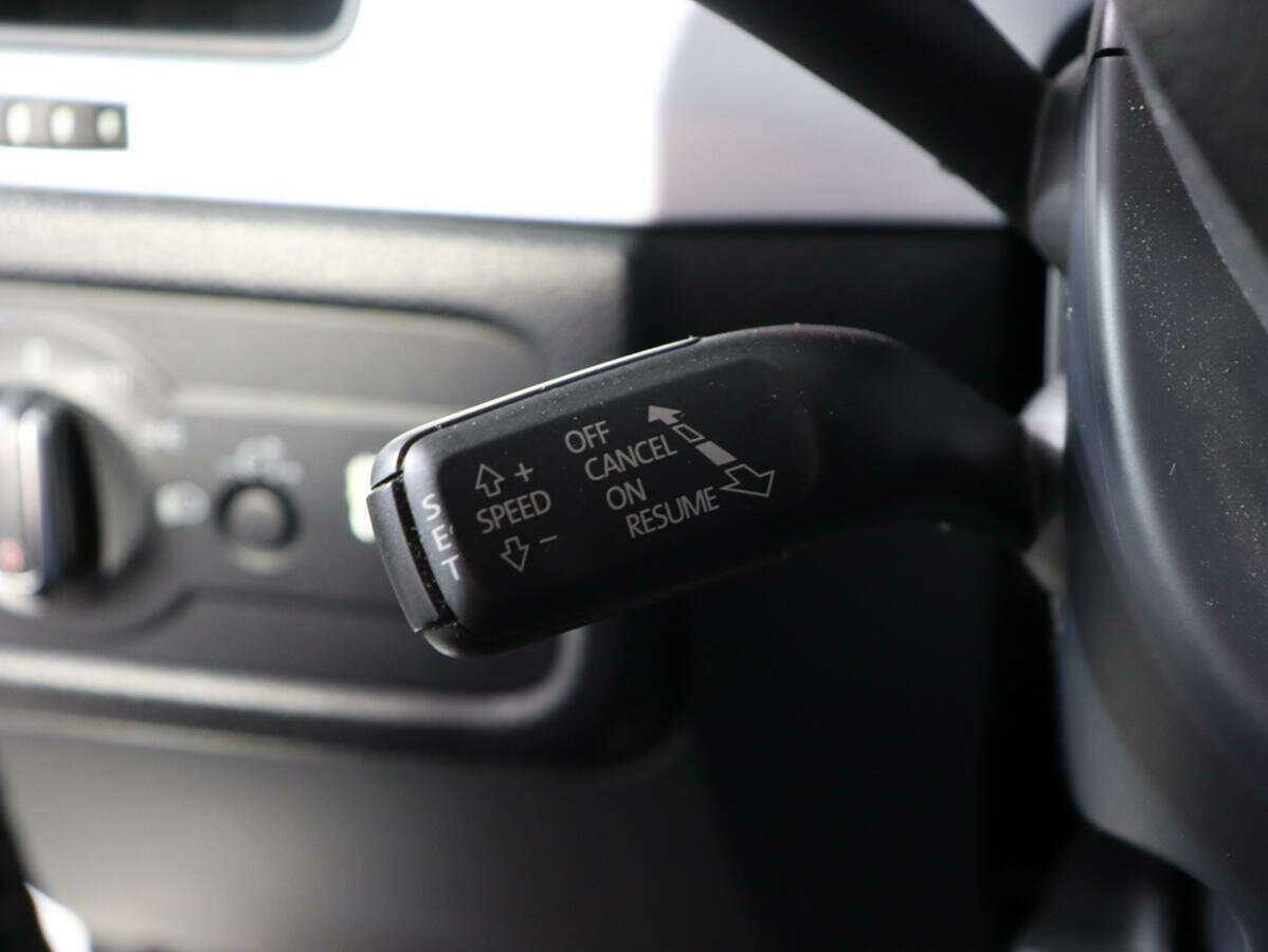 Volkswagen Touareg с пробегом — 2012 год. Фото: #12