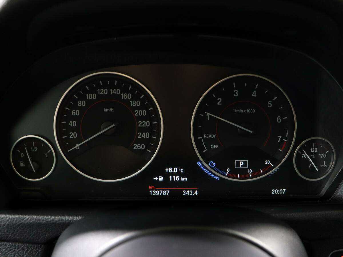 BMW 3 серии с пробегом — 2016 год. Фото: #10