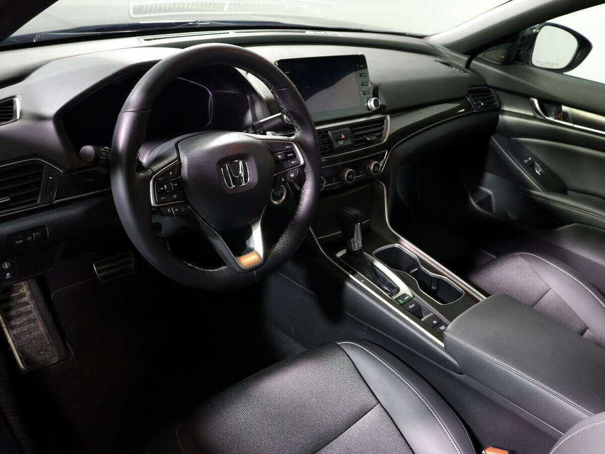 Honda Accord с пробегом — 2022 год. Фото: #11