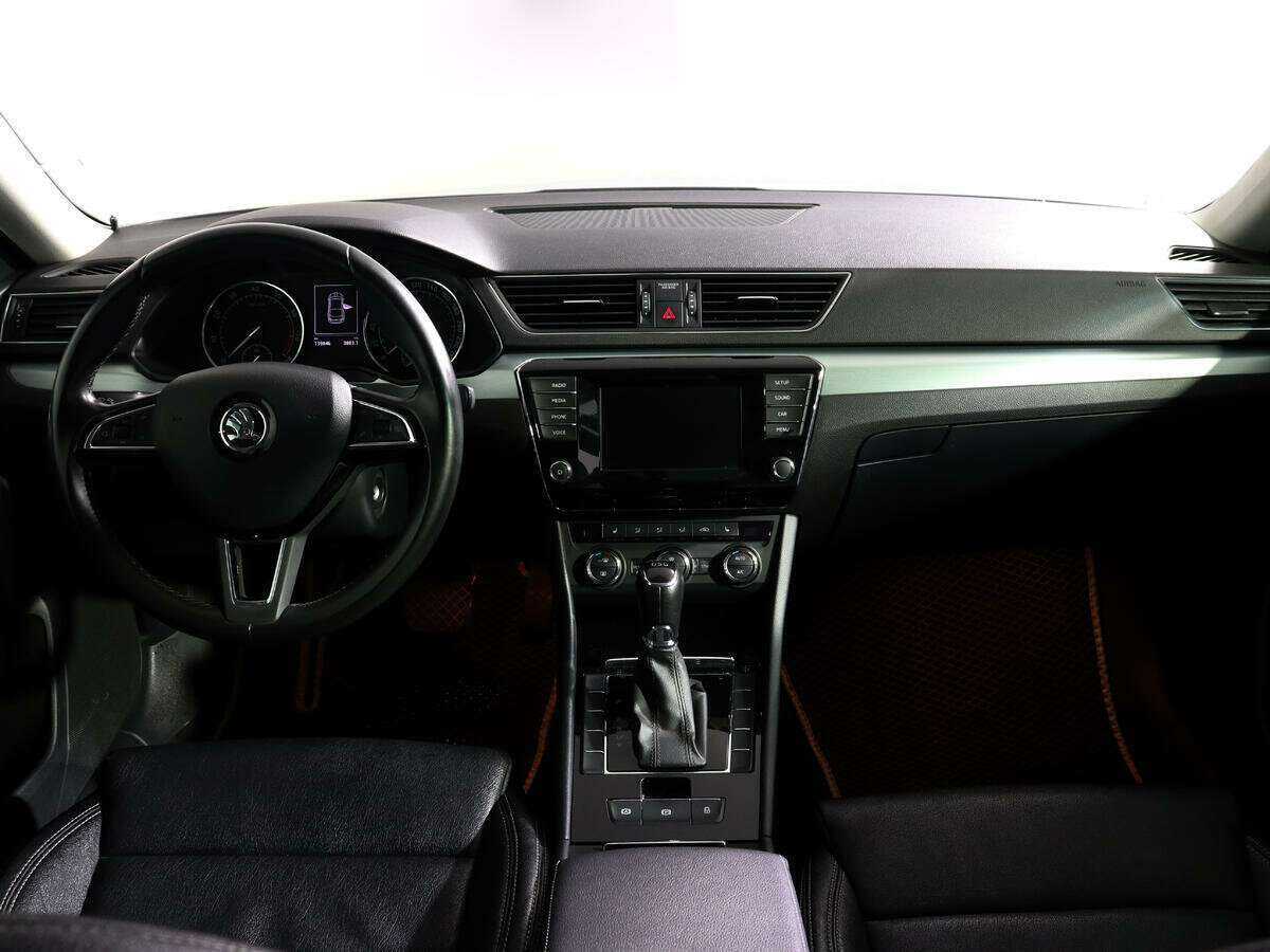 Skoda Superb с пробегом — 2015 год. Фото: #10