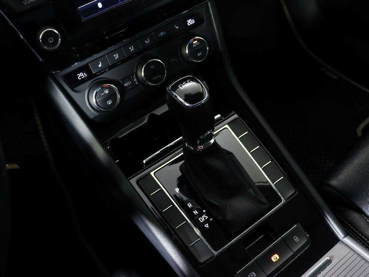 Skoda Superb с пробегом — 2015 год. Фото: #14