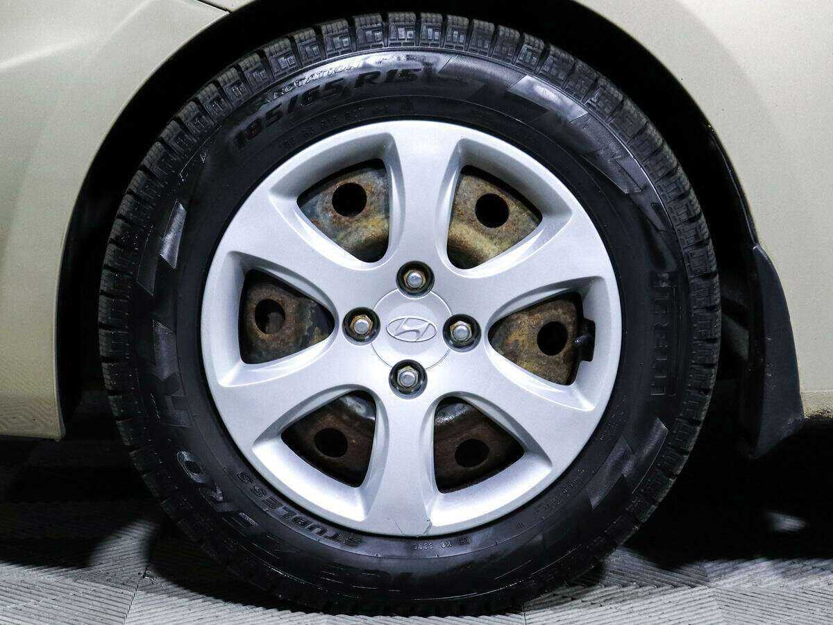 Hyundai Solaris с пробегом — 2013 год. Фото: #14