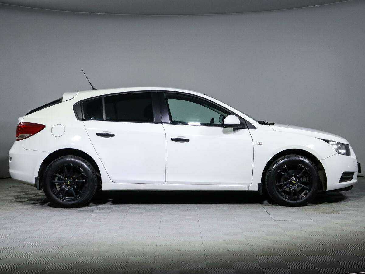 Chevrolet Cruze с пробегом — 2012 год. Фото: #3