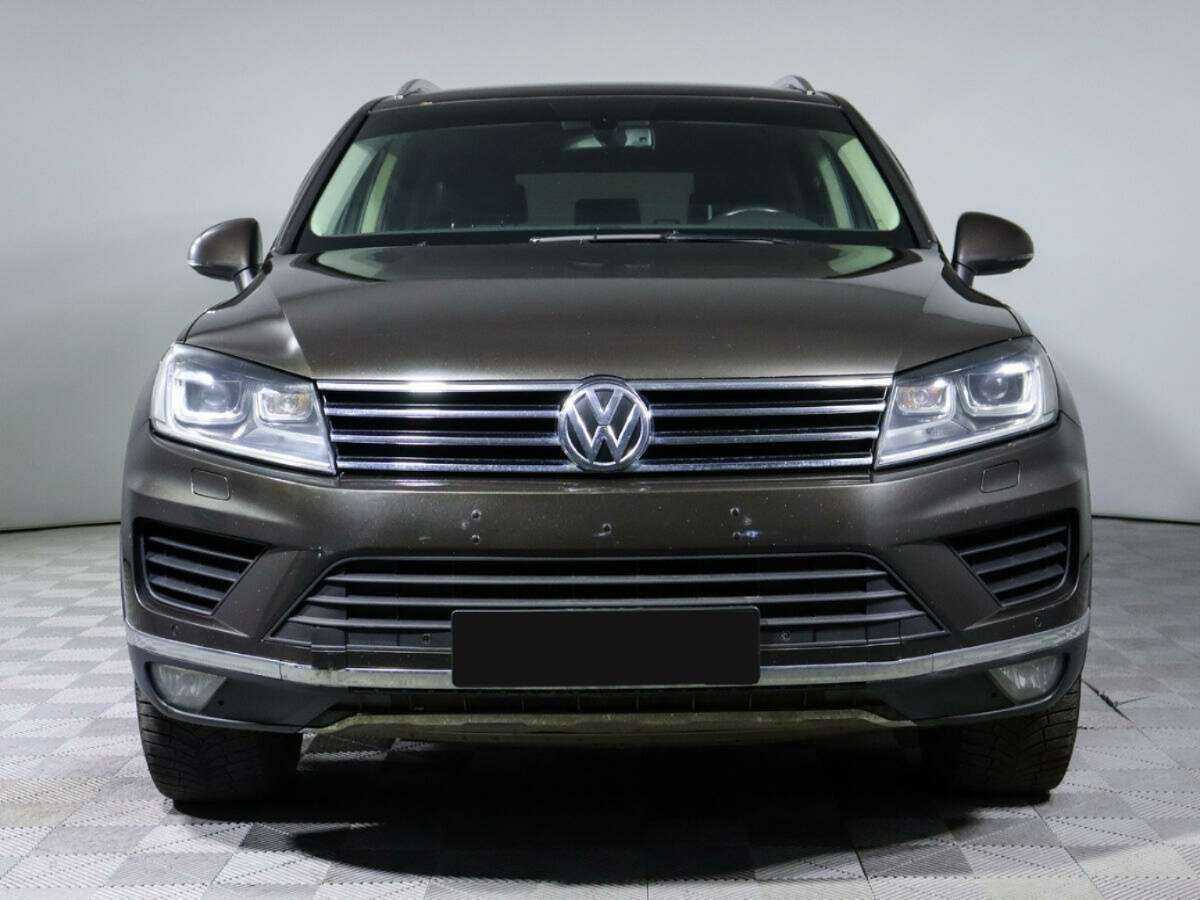 Volkswagen Touareg с пробегом — 2015 год. Фото: #1