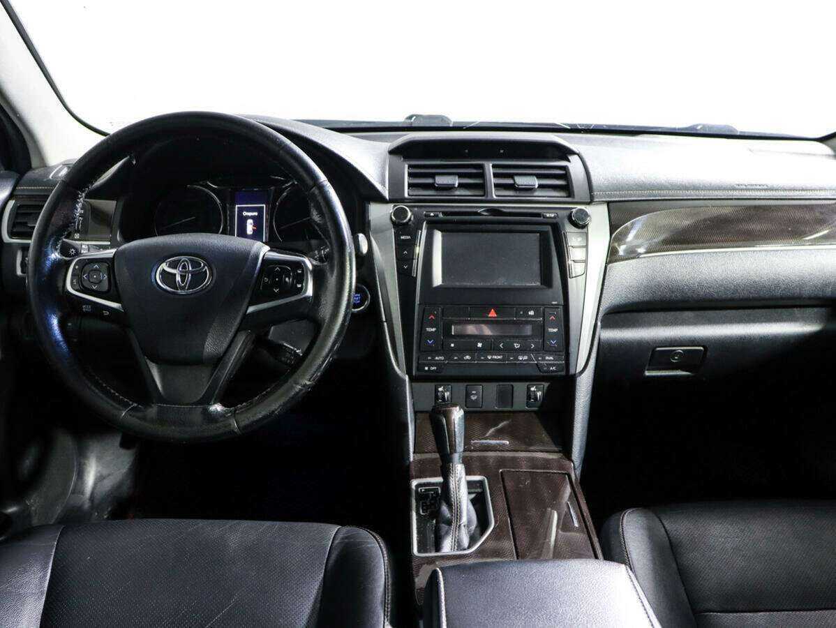 Toyota Camry с пробегом — 2016 год. Фото: #8