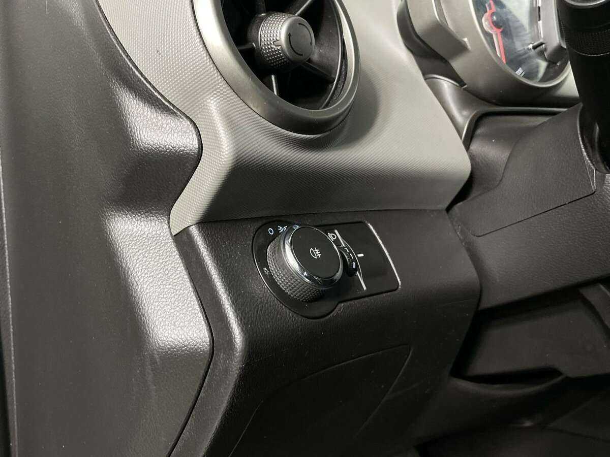 Chevrolet Aveo с пробегом — 2013 год. Фото: #7