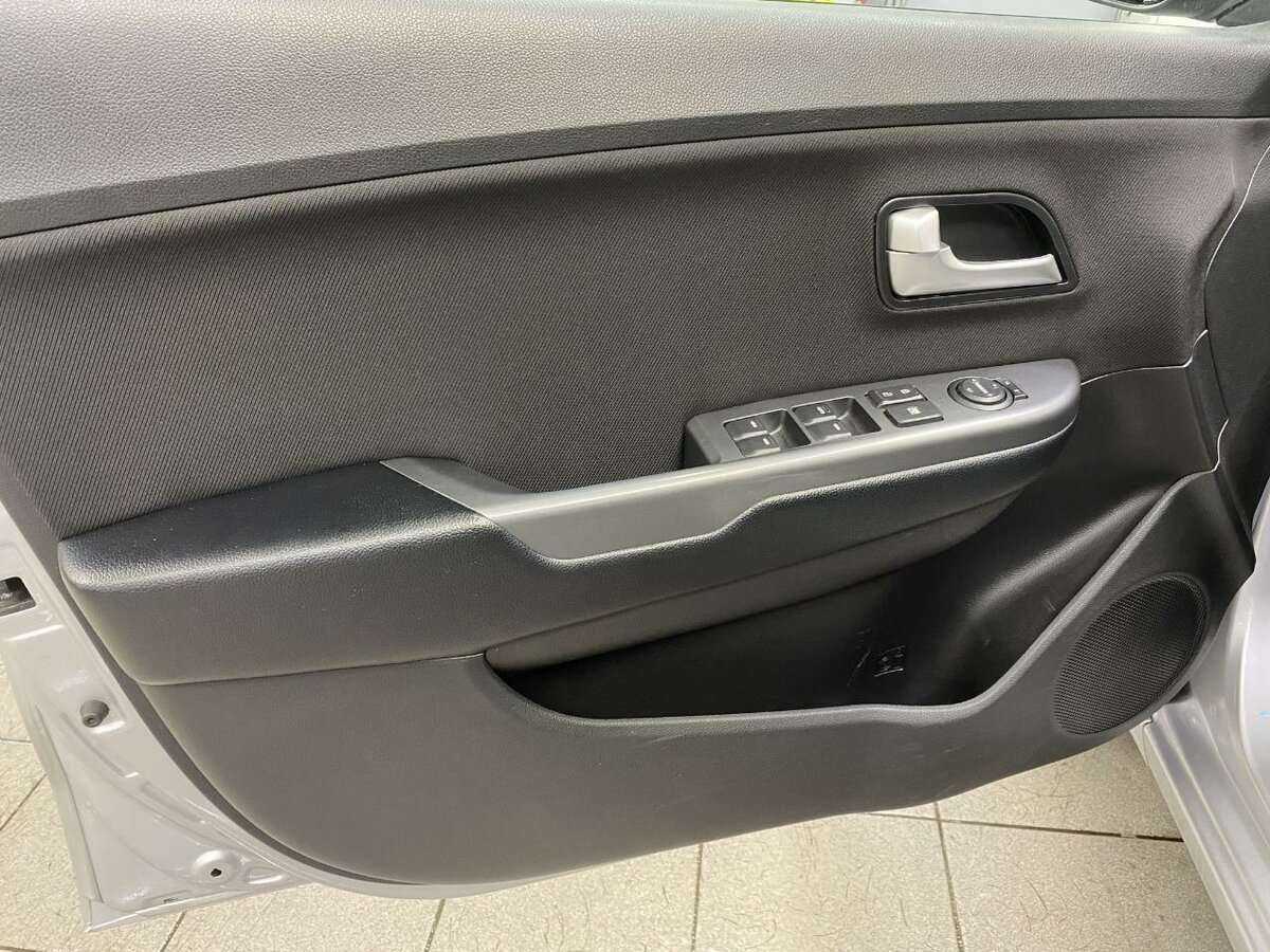 Kia Rio с пробегом — 2017 год. Фото: #6