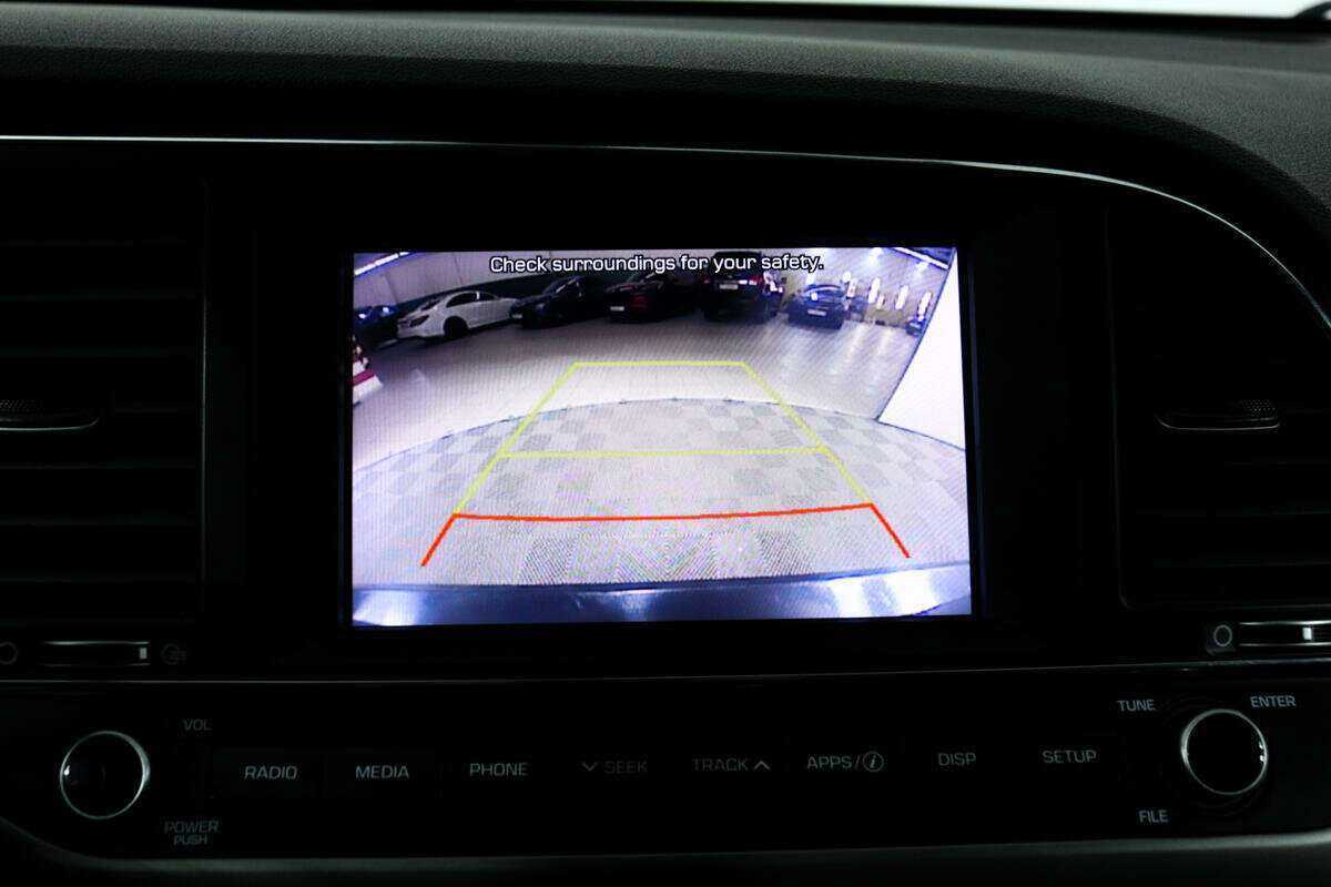 Hyundai Elantra с пробегом — 2018 год. Фото: #13