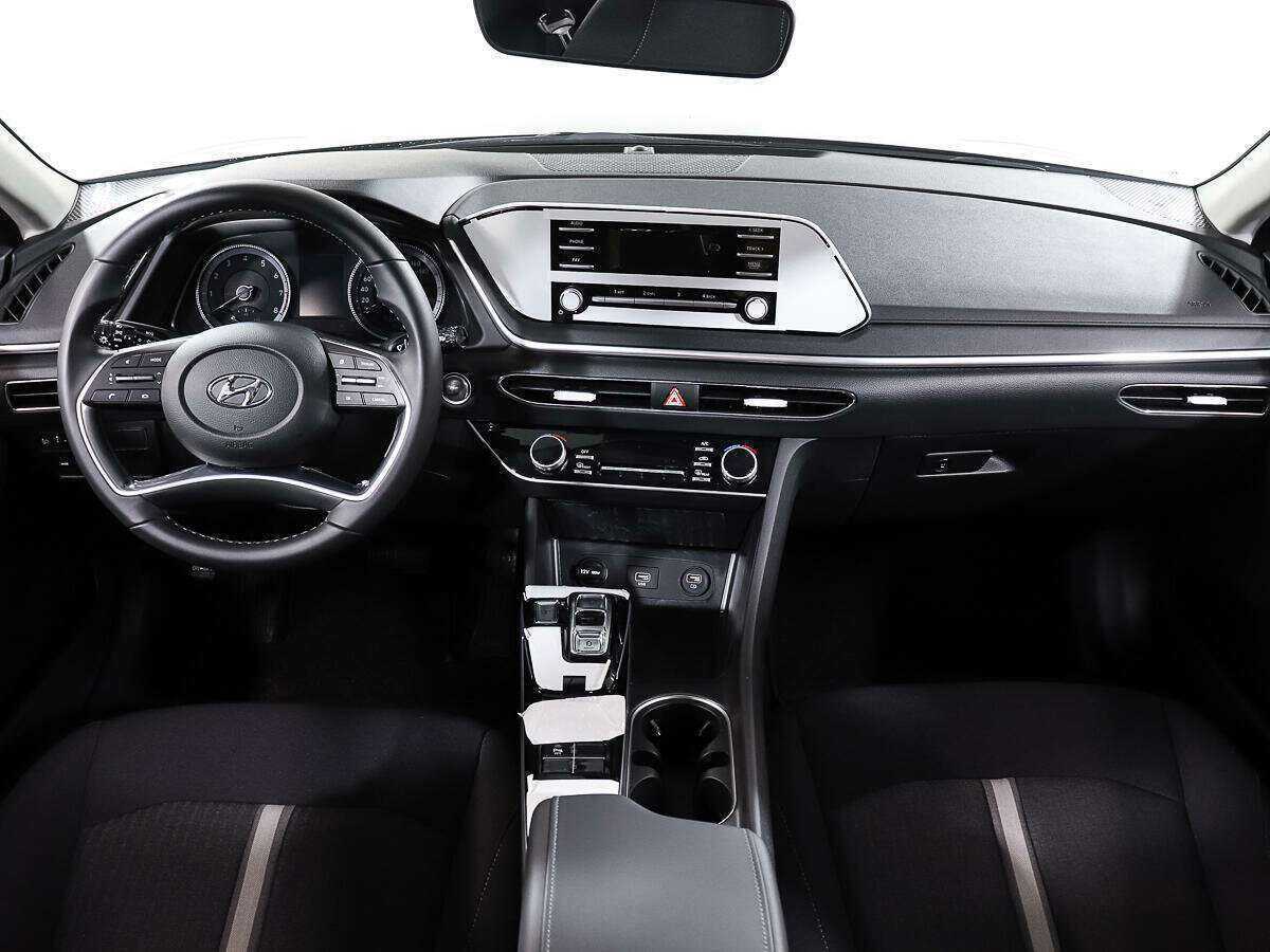 Hyundai Sonata с пробегом — 2023 год. Фото: #11