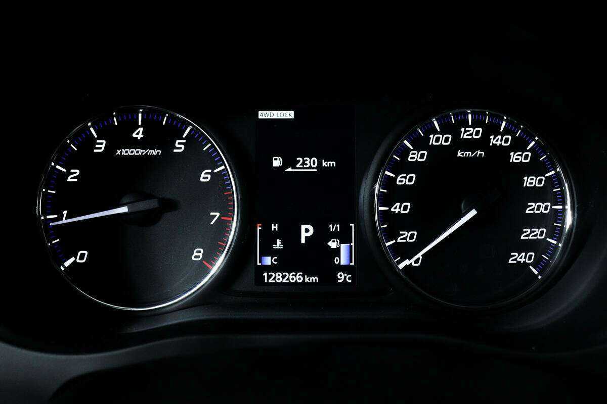 Mitsubishi Outlander с пробегом — 2013 год. Фото: #9