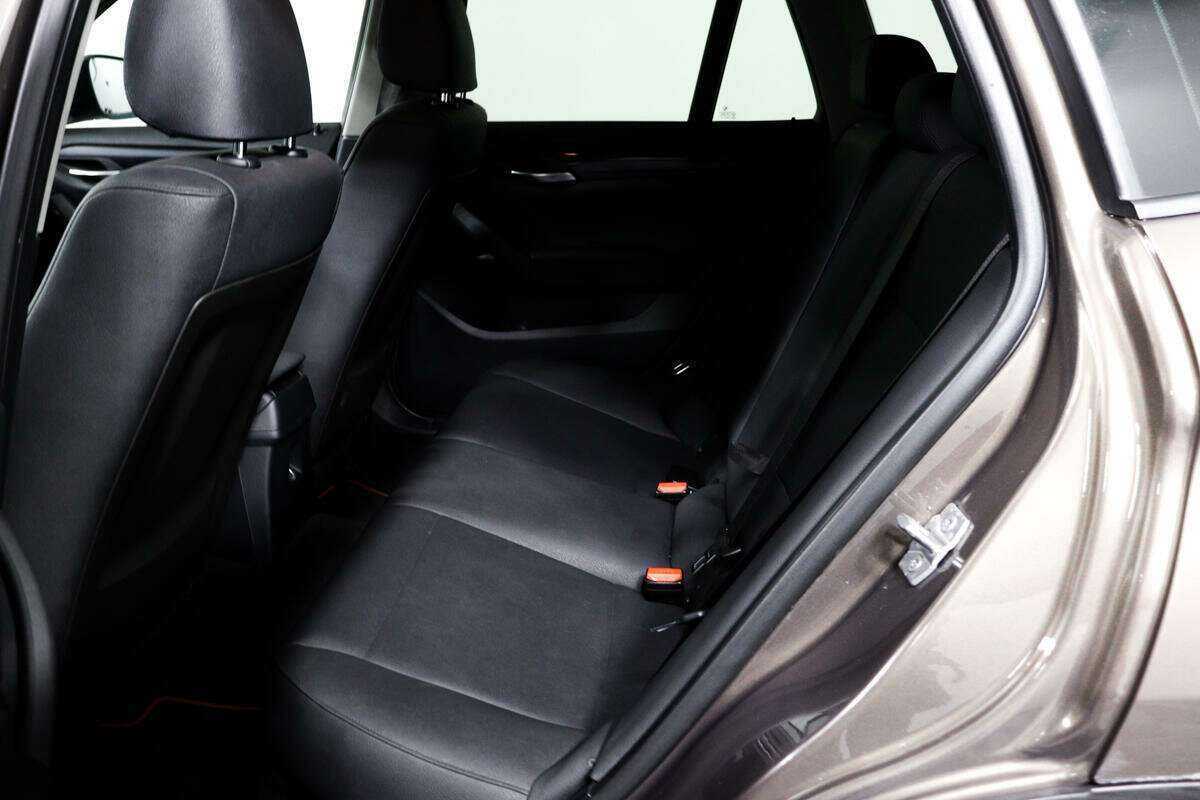 BMW X1 с пробегом — 2013 год. Фото: #11