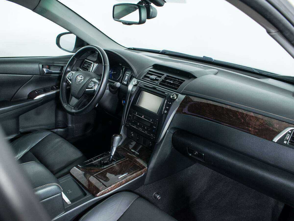 Toyota Camry с пробегом — 2015 год. Фото: #8