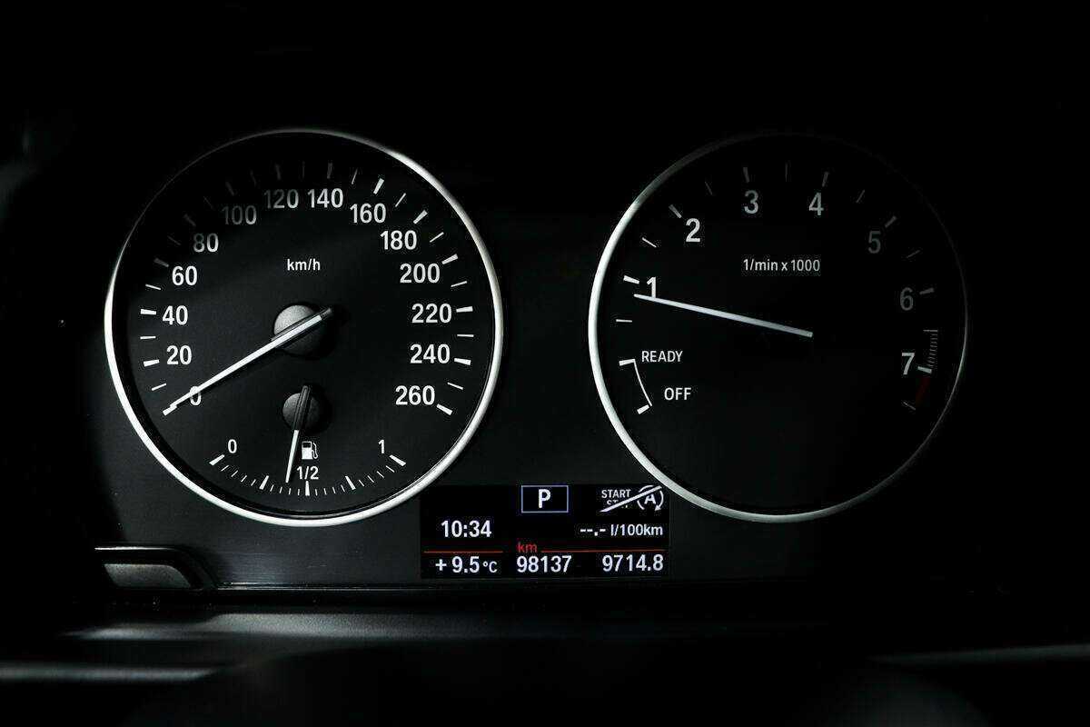 BMW 1 серии с пробегом — 2012 год. Фото: #9