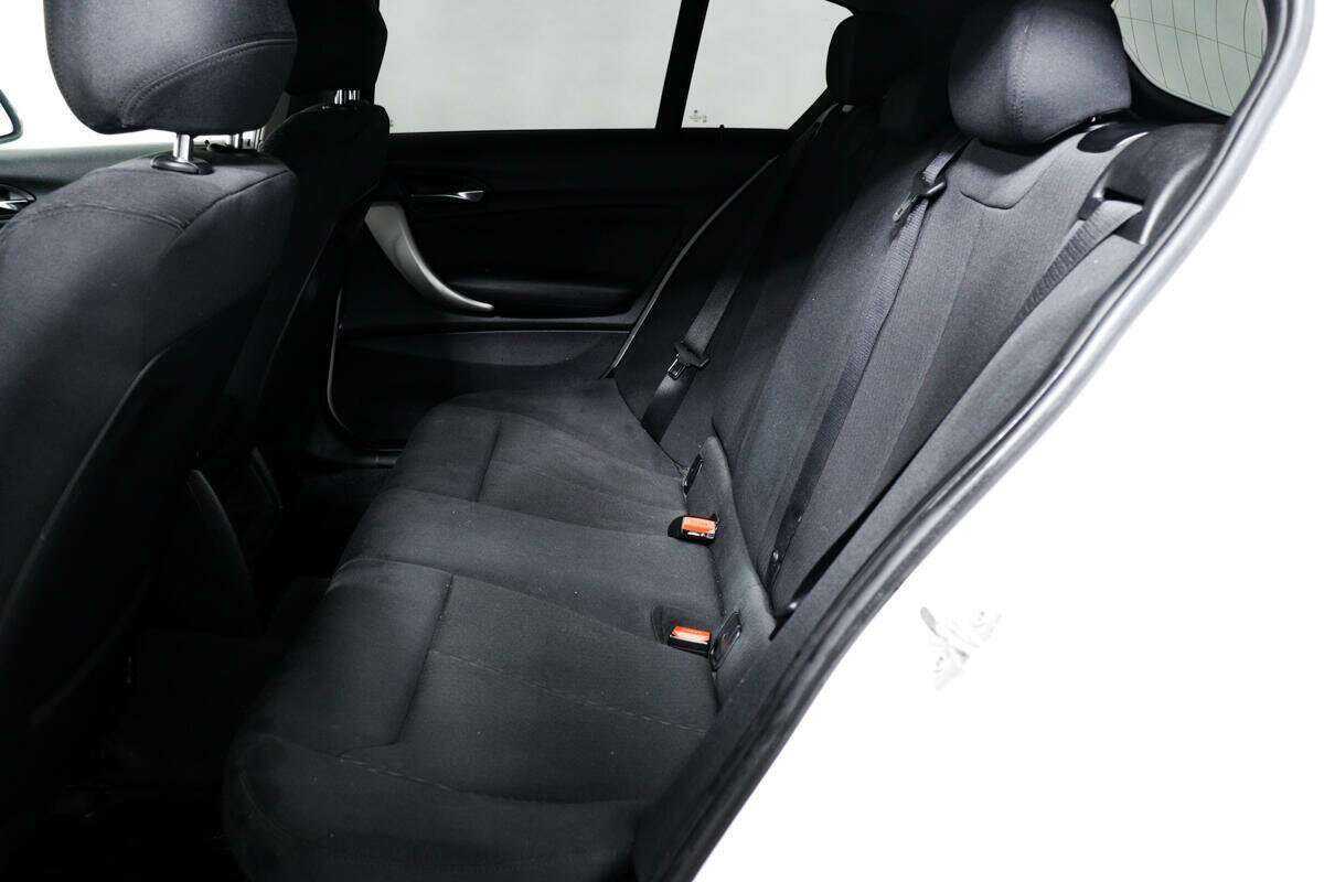 BMW 1 серии с пробегом — 2012 год. Фото: #11