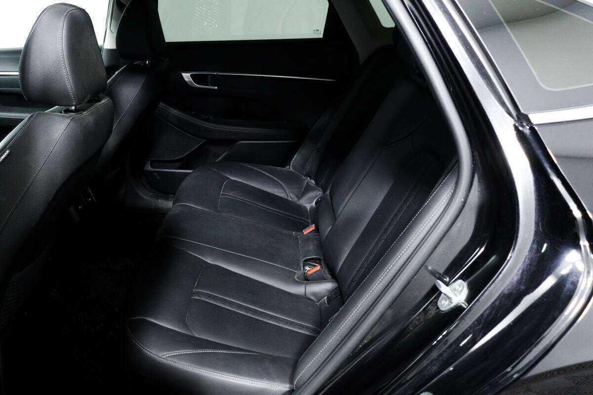 Hyundai Sonata с пробегом — 2021 год. Фото: #8