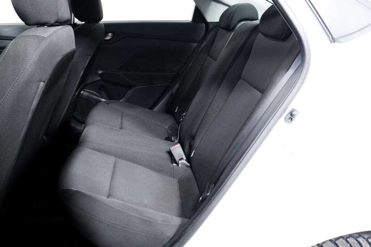 Hyundai Solaris с пробегом — 2019 год. Фото: #11